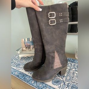 MUK LUKS brown heeled boots